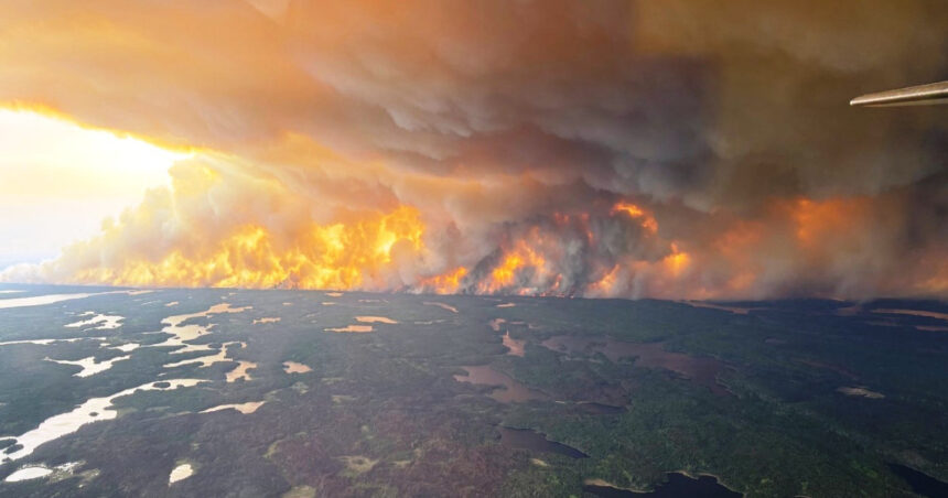 incendiile de vegetatie scapate de sub control din canada alunga mii de oameni din case avem nevoie de ploi 68394f4e8881d