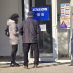 Tensiune într-o secție de votare din Delta Dunării: Un bărbat s-a închis în interior și a avut o altercație cu membrii comisiei. Care a fost sancțiunea primită? 3 incident intr o sectie de votare din delta dunarii un barbat s a baricadat in incinta si s a certat cu membrii comisiei ce amenda a primit 682a058781767