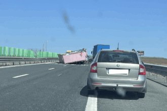incident rutier pe a2 pe sens bucuresti constanta aproape de iesirea spre a4 una dintre benzi e blocata 6825dc39f41f3