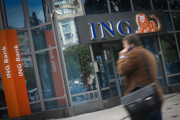 ing bank cat se mai depreciaza leul si cand vor putea scadea dobanzile pentru pib stagnare sau chiar contractie usoara posibila si estimarile revizuite de crestere sunt prea optimiste acum 6823ba467a128