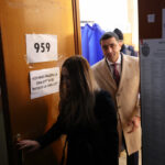 Conversație cu George Simion: Înainte de sfârșitul verii, aflăm ce rol va ocupa Călin Georgescu în administrația română. POT se pregătește să intre în guvern, având un parteneriat solid. Ce opinie are despre guvernatorul BNR, demisia șefului Parchetului și locuințele de 35.000 de euro? 2 interviu george simion pana la finalul acestei veri vom sti in ce functie va fi calin georgescu in statul roman pot va fi adus la guvernare fiind un aliat ce spune despre guvernatorul bnr demisia 681b5ab82b876