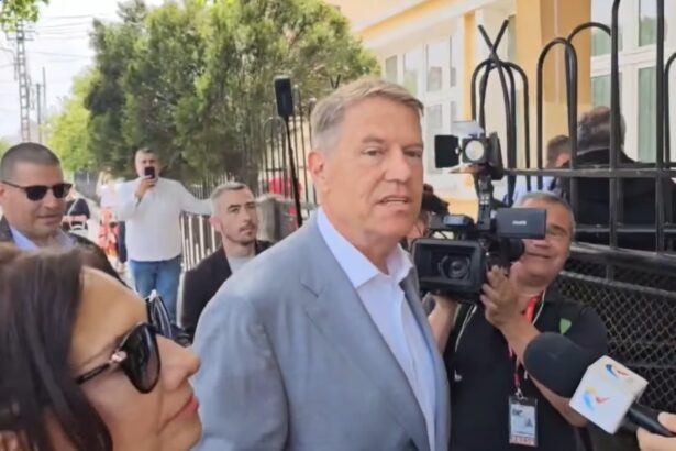 iohannis tupeu incredibil la sectia de votare este bine sa ne dam seama de data asta video 681736d670a64