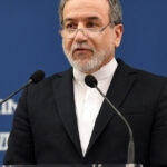 Iranul pune pe masă opțiunea suspendării negocierilor nucleare cu Europa în urma comentariilor controversate ale ambasadorului britanic în SUA. 2 iranul ameninta cu incetarea discutiilor nucleare cu europa dupa afirmatiile critice ale ambasadorului britanic la washington 683763575d50c