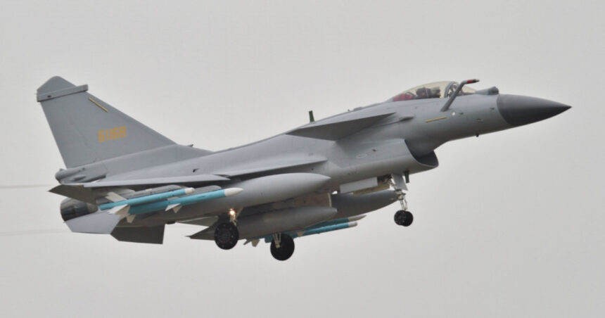 „Confruntarea aeriană dintre J-10 chineze și Rafale franceze: Lecții strategice din conflictul Pakistan-India pentru forțele armate globale” 1 j 10 chineze versus rafale franceze batalia aeriana dintre pakistan si india devine studiu de caz pentru armatele lumii 681dc2662393e