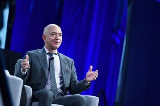 jeff bezos va vinde actiuni amazon in valoare de pana la 48 miliarde de dolari 6815ca7fe412a
