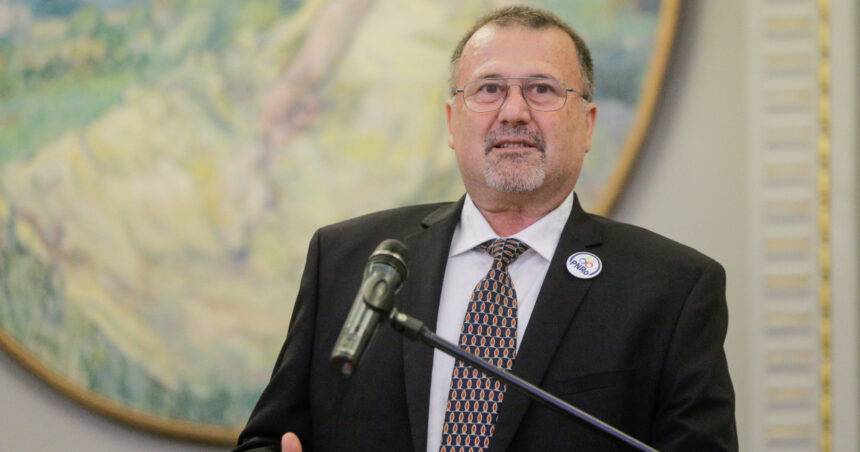 John-Ion Banu-Muscel anunță o "sărbătoare" grandioasă la Cotroceni, în cazul în care câștigă funcția de președinte. "Invitația este deschisă pentru toți!" 1 john ion banu muscel promite o petrecere la cotroceni daca devine presedinte toata lumea este invitata 68137940e512e