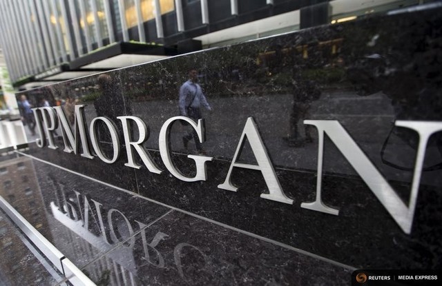 JP Morgan: Măsuri fiscale în orizontul lunii iunie, iar retrogradarea ratingului României devine o posibilitate tot mai îndepărtată. BNR va interveni pentru a stabiliza leul până la instalarea noului guvern. 1 jp morgan un pachet cu maasuri fiscale ar putea veni spre finalul lunii iunie retrogradarea ratingului romaniei este acum mai putin probabila bnr ar putea limita deprecierea leului pana la f 682b1340be227