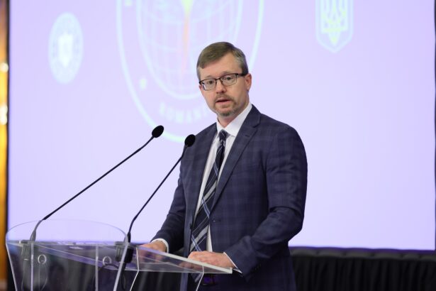 kavalec si a indeplinit misiunea si pleaca la pensie americanii ne lasa la ambasada un insarcinat de afaceri interimar 682c2cb5ec2c2