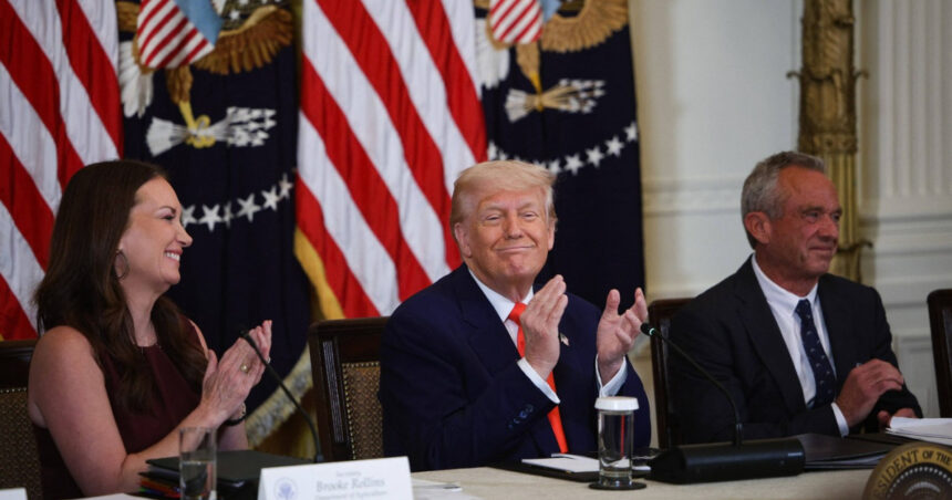 Kennedy Jr. sub lupă: Experții reacționează la raportul „MAHA” privind afecțiunile cronice ale americanilor, spunând că „Solicită un consum sporit de unt și grăsimi” 1 kennedy jr criticat de experti dupa raportul maha despre bolile cronice ale americanilor cere mai mult unt si untura 6830b6a9d44c7