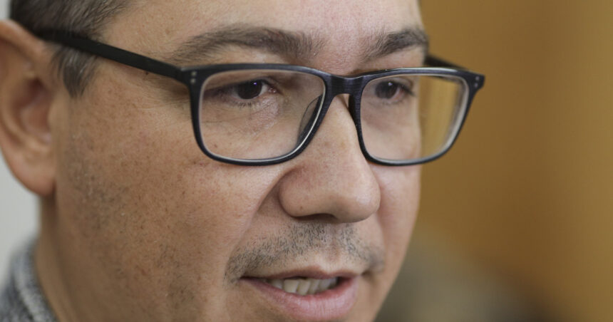 „Critici dure din partea social-democraților la adresa lui Ponta: „Nu ești în măsură să aduci ordine în PSD. Ești un trădător, mercenar și oportunist!”” 1 liderii social democrati il ataca pe ponta nu ai calitatea morala sa faci curatenie in psd esti un tradator mercenar si oportunist 6830775e8cd05