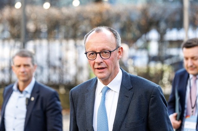 Friedrich Merz, magnatul conservator fără experiență politică, preia frâiele Germaniei în vremuri dificile. 1 liderul conservator friedrich merz devine noul cancelar al germaniei milionarul fara experienta guvernamentala vine la conducerea celei mai mari tari din ue intr o perioada plina de provocari 6819b79f2fdb9