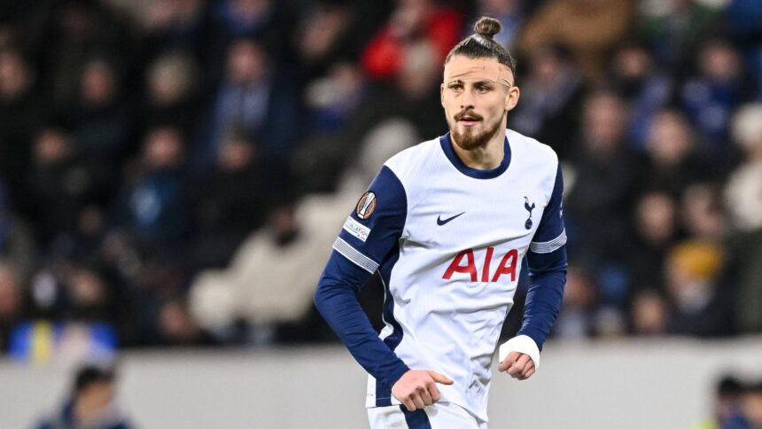 "Întrecerea finală: Tottenham și Manchester United se confruntă în Europa League! Miercuri, ora 22:00 - Radu Drăgușin vizează primul său trofeu continental și o șansă în Champions League" 1 live blog tottenham manchester united finala europa league miercuri de la 2200 radu dragusin pentru primul trofeu continental si calificarea in cham 682c3e704c6e0