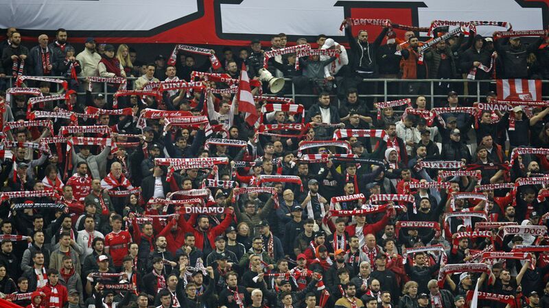Dinamo se duelează cu U Cluj diseară la 21:00 pe Sport.ro. Componența formațiilor! 1 live text dinamo u cluj de la ora 2100 pe sport ro echipele de start 68276ff160194