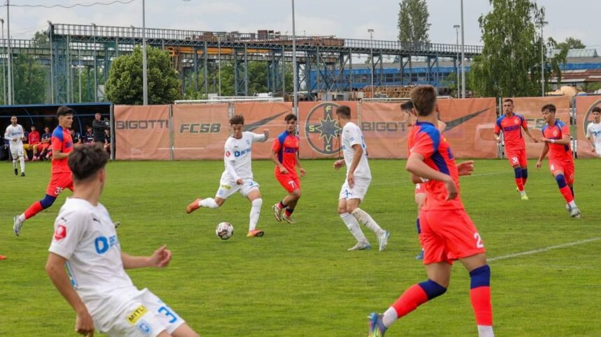 FCSB și Universitatea Craiova se înfruntă acum pentru ultimul trofeu al sezonului! Campioana se află în dificultate pe terenul din Berceni! 1 live text fcsb universitatea craiova acum lupta pentru ultimul trofeu al sezonului campioana este condusa chiar in berceni 68397b9887c5b