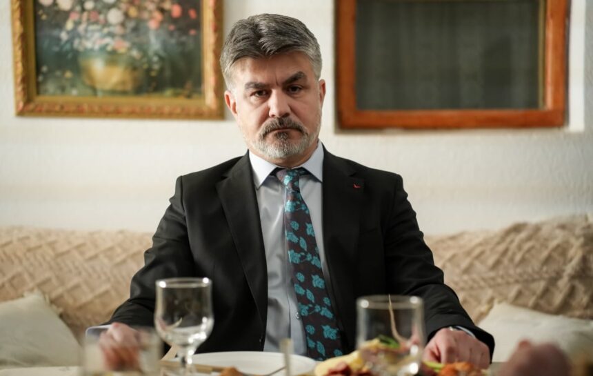 Lucian Pavel îmbracă un nou rol în serialul „Iubire cu aroma de lavandă” difuzat de Antena 1. Ce personaj va aduce la viață: „Oferta a apărut într-un moment în care era esențial pentru mine” 1 lucian pavel joaca in serialul iubire cu parfum de lavanda de la antena 1 ce rol va interpreta propunerea a venit intr o perioada in care chiar aveam nevoie 68249574b56f4
