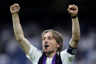 luka modric coleg de echipa cu un international roman oferta nesperata pentru mijlocasul croat 6832d9ab4c50e