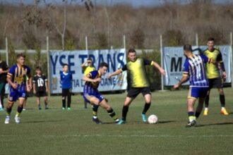 lupta de la distanta pentru pozitia secunda in etapa a 30 a din liga a iv a 68271b7294bf5