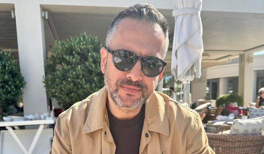 Mădălin Ionescu lansează o ironie subtilă către Dana Budeanu: „Am adăugat câteva cuie în ceașcă” 1 madalin ionescu mesaj ironic la adresa danei budeanu mi am pus niste cuie in ceasca 681773cbf0fdb