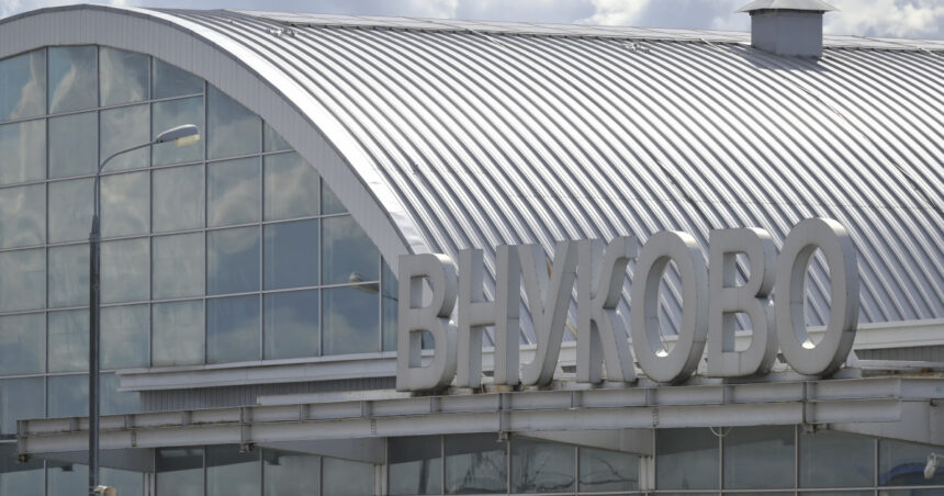 Aeroporturi din Moscova, închise din cauza unei amenințări cu drone: declarațiile primarului capitalei ruse 1 mai multe aeroporturi din moscova au fost inchise din cauza unui posibil atac cu drone ce a spus primarul capitalei ruse 6833563a90cf8