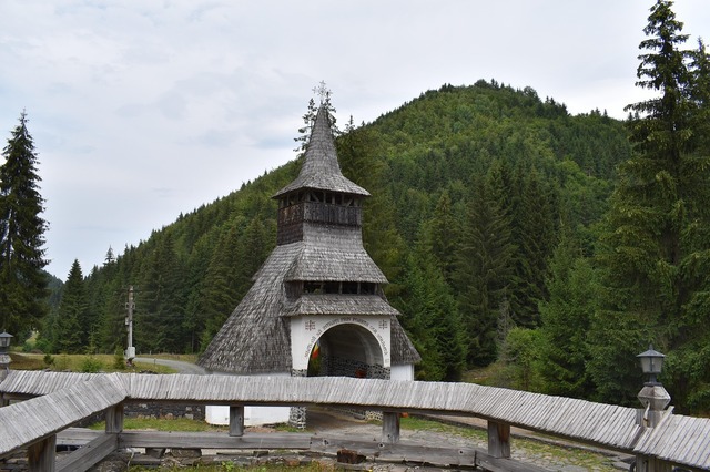 Maramureșul, vedeta emisiunii cehe dedicate călătorilor în căutare de experiențe autentice și frumuseți naturale! 1 maramuresul promovat la televiziunea nationala din cehia intr o emisiune dedicata turistilor cehi interesati de destinatii autentice culturale si naturale 682afa869dab5