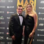 Marian Drăgulescu și Simona Carmen au spus „DA!” într-o ceremonie civilă inedită, iar mireasa a ales o ținută surprinzătoare: „Momentul magic al nunții” 3 marian dragulescu s a casatorit civil cu simona carmen mireasa n a purtat o rochie alba ziua nuntii 682ec938a50d8