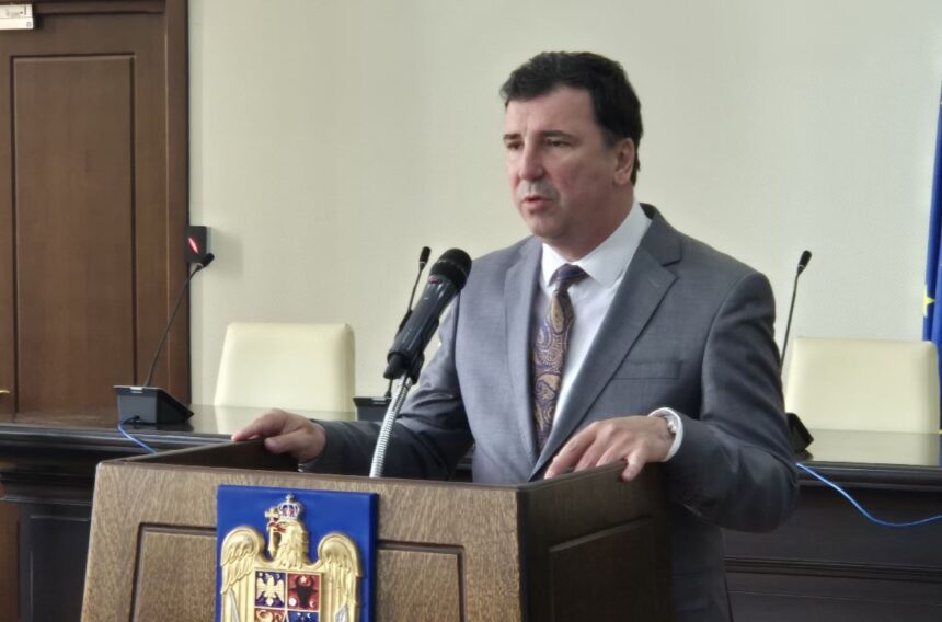 Strategii pentru fluidizarea circulației pe DN 39, în apropiere de Eforie: Se vor monta patru semafoare pentru vehicule și opt pentru pietoni. 1 masuri pentru descongestionarea traficului pe dn 39 in zona eforie vor fi instalate patru semafoare pentru autoturisme si opt pentru pietoni 6836d2112975c