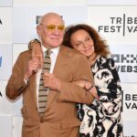 Barry Diller își dezvăluie secretele intime după 24 de ani de căsnicie cu Diane von Furstenberg: „Am avut numeroase întâlniri cu bărbați” 3 miliardarul barry diller rupe tacerea despre orientarea sa sexuala dupa 24 de mariaj cu diane von furstenberg au existat multi barbati in viata mea 681b353978ba2