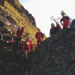 Eforturi disperate ale autorităților pentru a găsi un bătrân din Brașov dispărut timp de două săptămâni; din păcate, descoperirea a fost tragică. 3 mobilizare de forte a autoritatilor pentru salvarea unui varstnic din brasov disparut in urma cu 2 saptamani barbatul gasit mort 6819ea273b39d