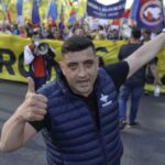Îndemn la acțiune pe internet pentru manifestația lui Simion. Jandarmeria avertizează că evenimentul nu are aviz legal. 2 mobilizare in online pentru protestul lui simion jandarmeria anunta ca mitingul este neautorizat 6832d5b30c775
