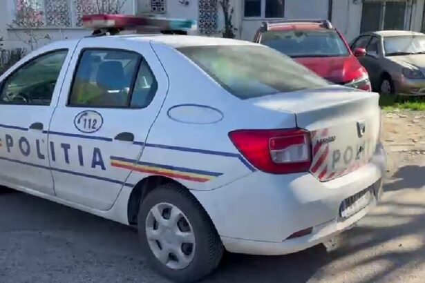 navodari politistii au intervenit intr un scandal intre o batrana si un tanar si au gasit substante psihoactive intr un apartament 6826e3d80ebcc