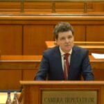 Nicușor Dan își începe oficial cariera în Parlament, preluând mandatul de la Ilie Bolojan. 2 nicusor dan a depus juramantul in parlament a preluat oficial mandatul de la ilie bolojan video 68343536c99c8