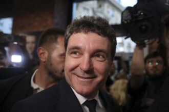 nicusor dan baie de multime ce ati facut voi in aceste saptamani a fost extraordinar v ati confruntat cu valuri de ura si ati avut curajul sa mergeti inainte intregul nostru respect pentru cei ca 682a58f617511