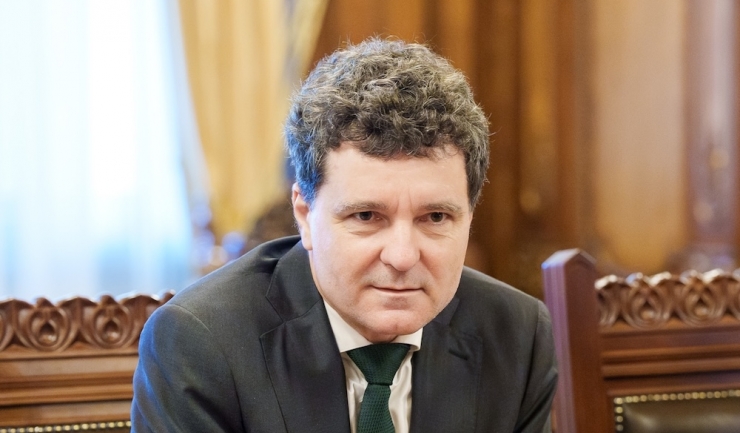 Nicușor Dan: Hotărârea CCR, în opoziție cu un fundament crucial al democrației - deschiderea în activitatea funcționarilor publici 1 nicusor dan decizia ccr in contradictie cu un principiu esential al democratiei transparenta in exercitarea functiilor publice 6838bd762f308