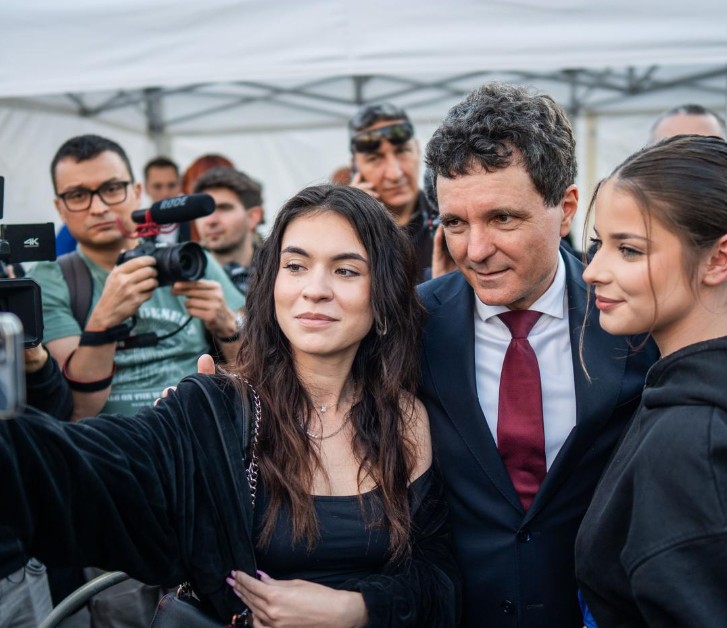 Nicuşor Dan: „Visul meu este ca cele patru formațiuni pro-occidentale să se unească pentru a crea o majoritate în Parlament” 1 nicusor dan imi doresc ca toate cele patru partidele pro occidentale sa formeze o majoritate parlamentara 6825b531bc3b7