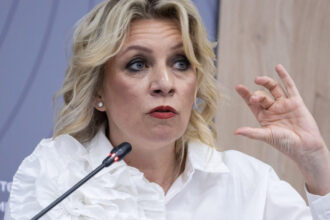 nou derapaj al moscovei zaharova spune ca participarea lui putin la negocierile de pace a fost o fantezie bolnava a lui zelenski 682d8001ee0c8