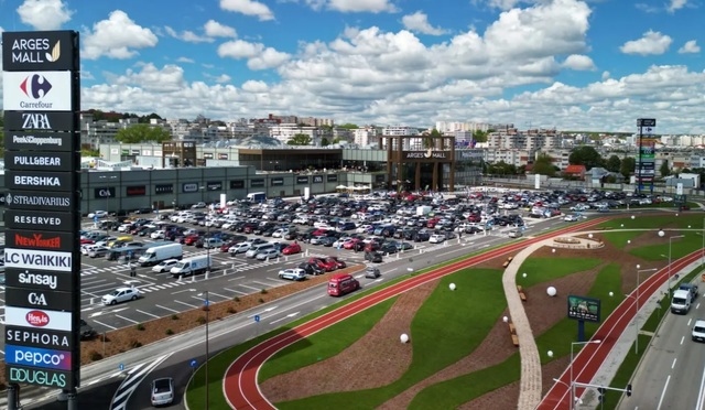 Un nou gigant intră pe piața românească - Un dezvoltator sud-african de centre comerciale, cu un portofoliu de 2 miliarde de euro, își propune extinderea afacerilor în România. 1 nou mare jucator in romania dezvoltator sud african de centre comerciale cu active de 2 miliarde euro vrea afaceri si pe piata locala 68361a5a70ee6
