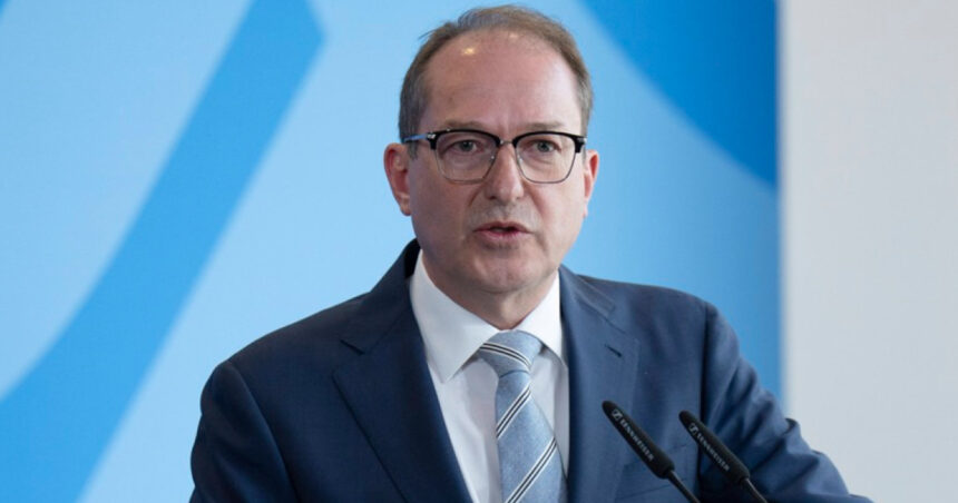 Guvernul german impune măsuri stricte poliției de frontieră pentru a limita afluxul migranților la granițe 1 noul guvern german a ordonat politiei de frontiera sa respinga la granite majoritatea migrantilor 681ba9966b756