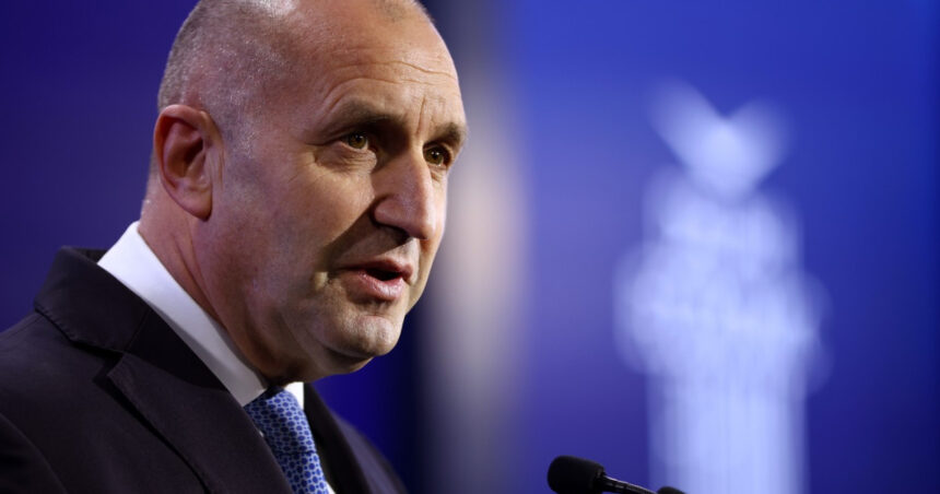 „O misiune condamnată la eșec”: Președintele Bulgariei își exprimă dezacordul față de asistența UE pentru Ucraina în cadrul ceremoniei de la Moscova 1 o cauza sortita esecului sprijinul ue pentru ucraina criticat de presedintele bulgariei in timpul paradei de la moscova 681f0660eda70