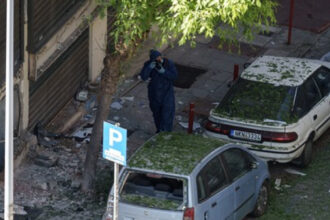 o femeie a murit in grecia dupa ce bomba pe care ar fi vrut s o amplaseze la un bancomat s a detonat 6815d3380504a
