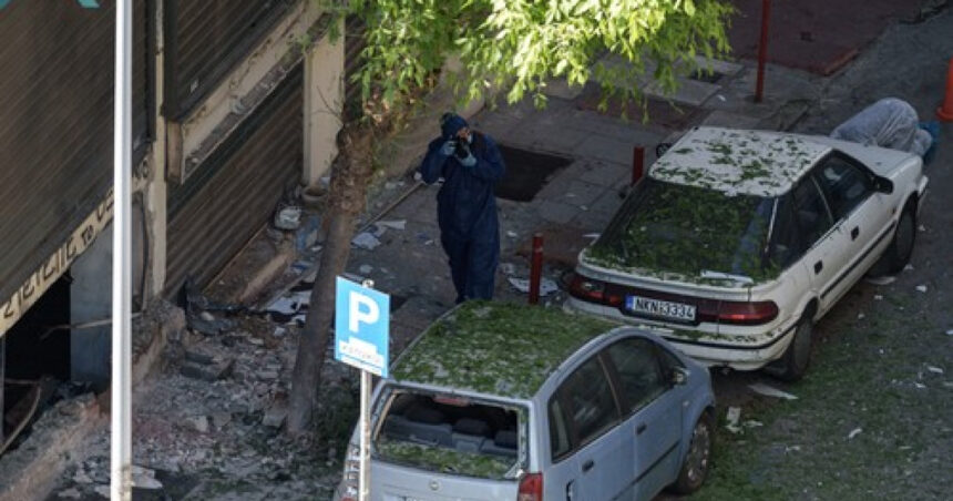 Tragedie în Grecia: O femeie își pierde viața în urma unei explozii la un bancomat, în timpul unei tentative de atentat 1 o femeie a murit in grecia dupa ce bomba pe care ar fi vrut s o amplaseze la un bancomat s a detonat 6815d3380504a