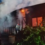 o hala aflata in zona cfr palas distrusa intr un incendiu 682ec1f7884dc