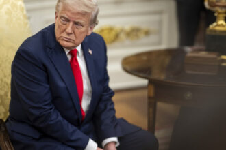 o noua lovitura pentru trump in justitie un judecator a ordonat administratiei sa permita intrarea in sua a 12 000 de refugiati 6819cad6ea89b