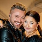 „Tavi Clonda și talismanele norocoase de la ‘Tempting Fortune România’: Între noi și fetele din competiție” 2 obiectele norocoase pe care tavi clonda le a luat la tempting fortune romania pe o parte suntem noi doi si pe o parte sunt fetele 6820a12355e5f