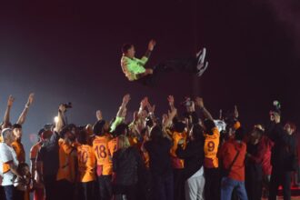 oficial ce moment legenda lui galatasaray pleaca dupa 14 sezoane 19 trofee si un record de 550 de meciuri jucate pentru cim bom bom 6839909934fab