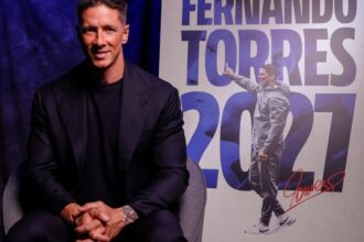 oficial fernando torres a semnat unde va antrena fostul atacant 683a0108d5ca7
