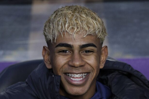 oficial lamine yamal a semnat viitorul e acum 68360cb4e104b