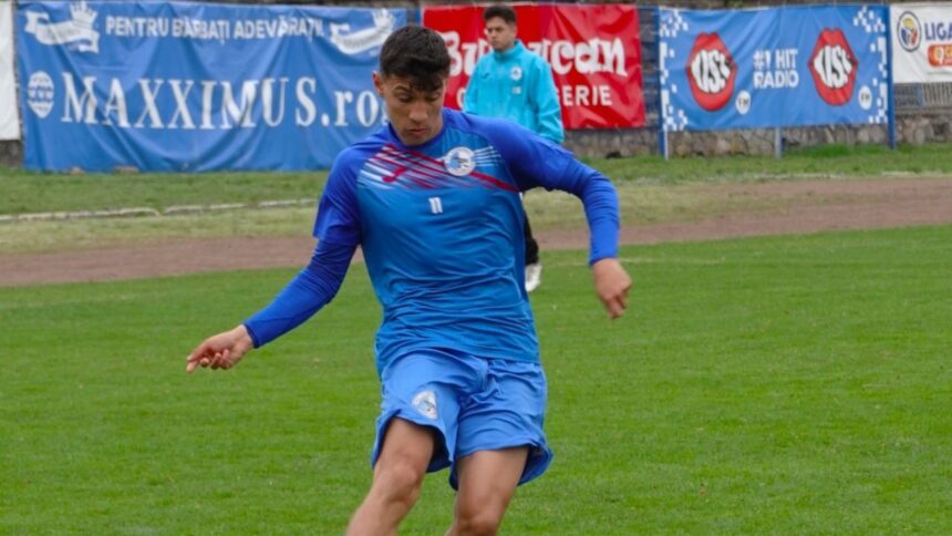 PRIMUL JUCĂTOR DIN 2010 ÎN LIGA 2: „14 ANI ȘI 11 LUNI – UN NOU RECORD IMPRESIONANT!” 1 oficial primul copil nascut in 2010 care a jucat in liga 2 14 ani si 11 luni este noul record 6825bf84ee1aa