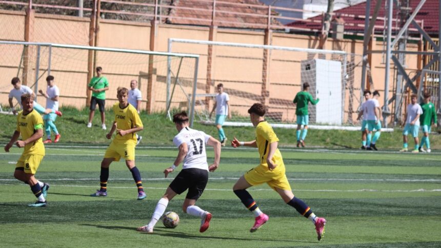 oficial romanul selectioner in strainatate a convocat la nationala un jucator din liga 4 a trecut si pe la ceahlaul 6831aebb386c5