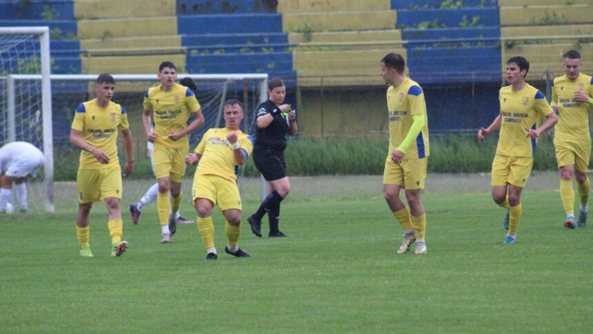 OFICIAL ÎNDRĂZNEȚ ÎN FOTBALUL ROMÂNESC! Trei foste formații de top au căzut acum din Liga 3 în liga județeană! 1 oficial soc in fotbalul romanesc trei foste echipe din prima liga au retrogradat acum din liga 3 la judet 6832cee12a3f5