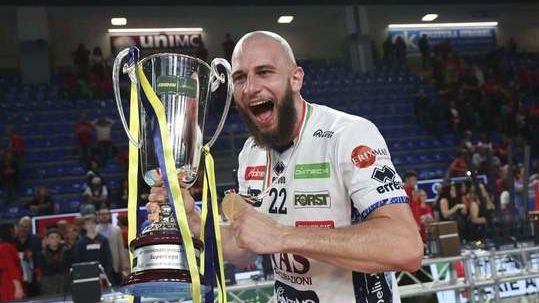 OFICIAL Un star din Serie A se alătură naționalei României pentru Mondial! Ce provocări îi așteaptă pe „tricolori” 1 oficial un campion din serie a la nationala romaniei pentru campionatul mondial ce urmeaza pentru tricolori 6828741cd3df7